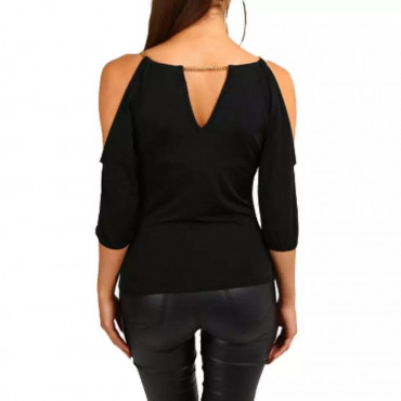 Черна блуза с голи рамене и метален аксесоар